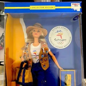 Mattel - never opened - Barbie doll - Sydney 2000 Olympic pin collector